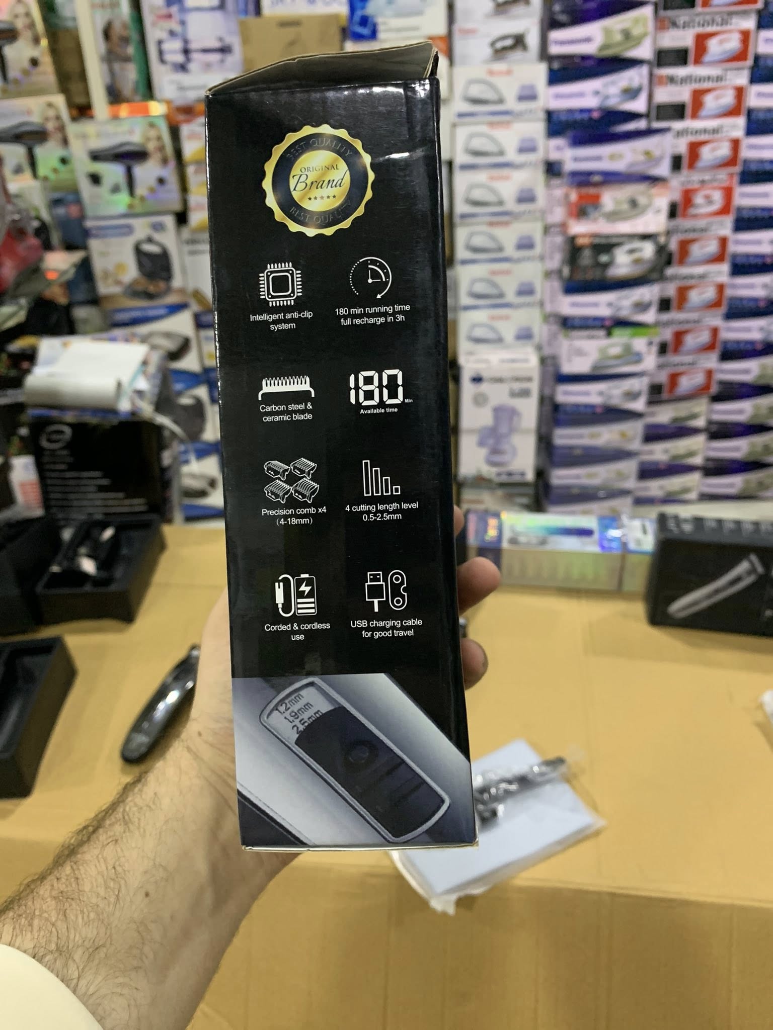 TOFlUS Professional Digital Trimmer – USA Brand, Lithium Battery, 4 Comb Set, Salon-Grade Grooming Machine