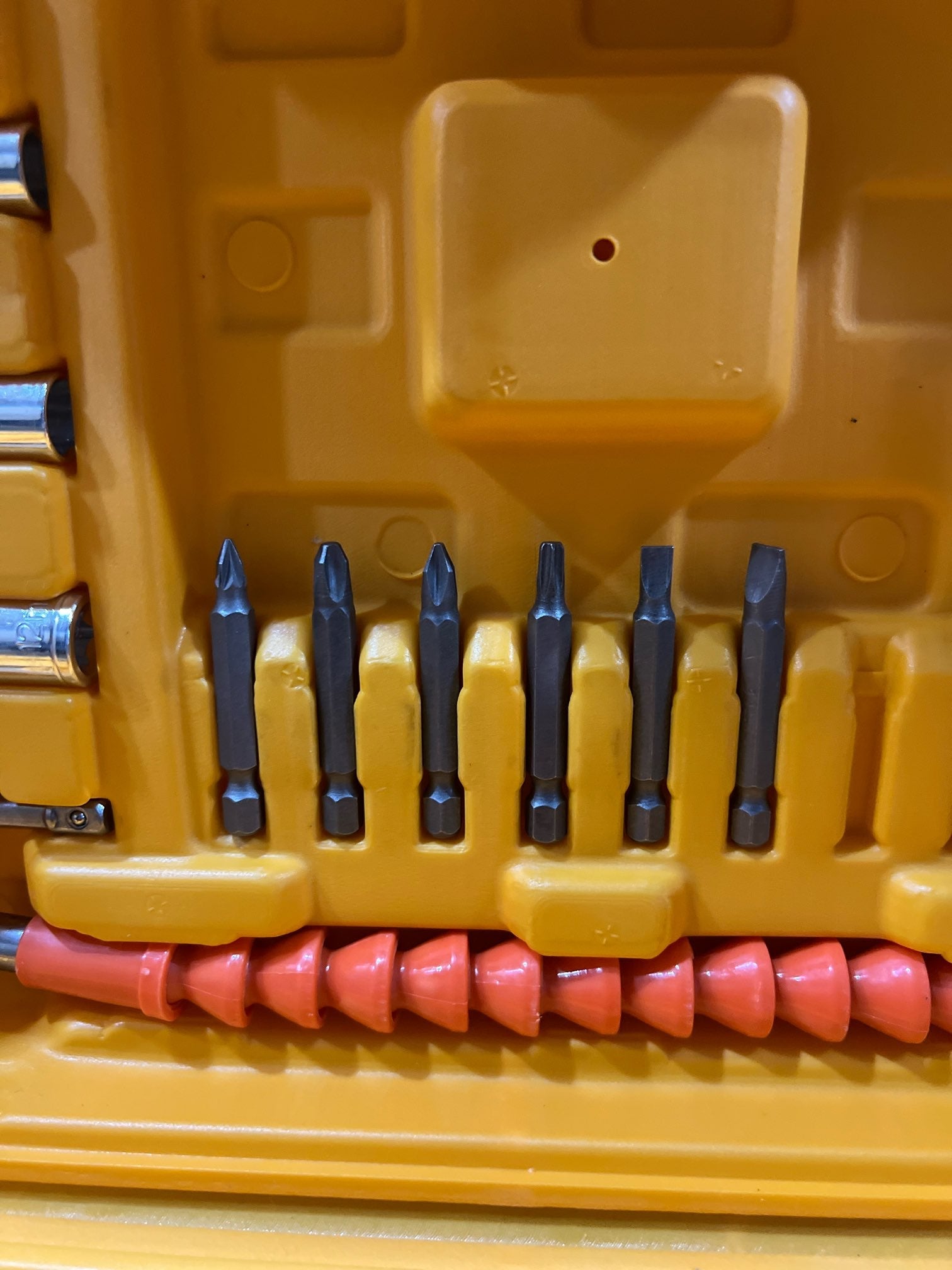 DeWALT 24Volt Drill Set With Tool ket