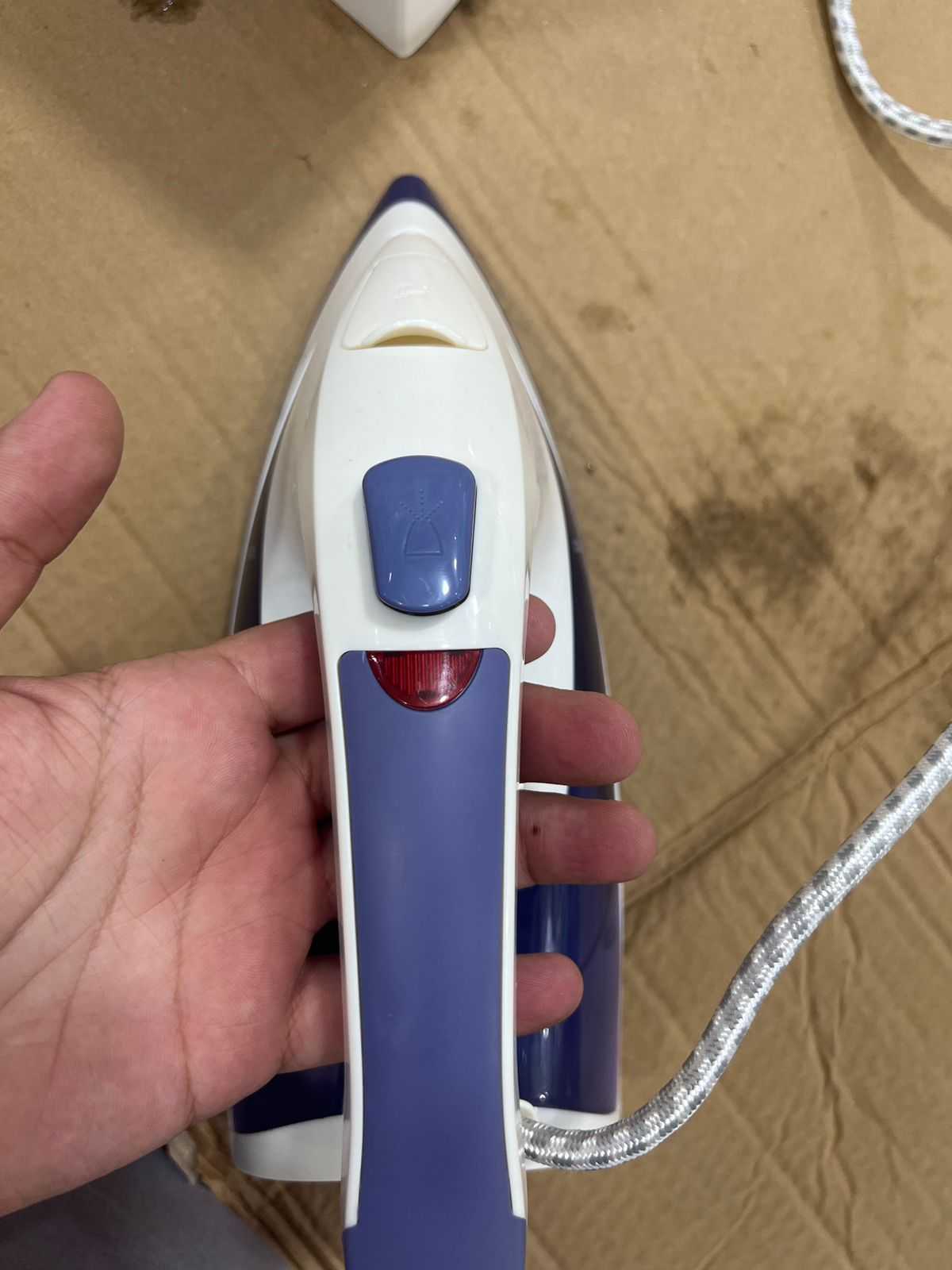 HONG KONG lot vinverth steam and dry iron 2200w