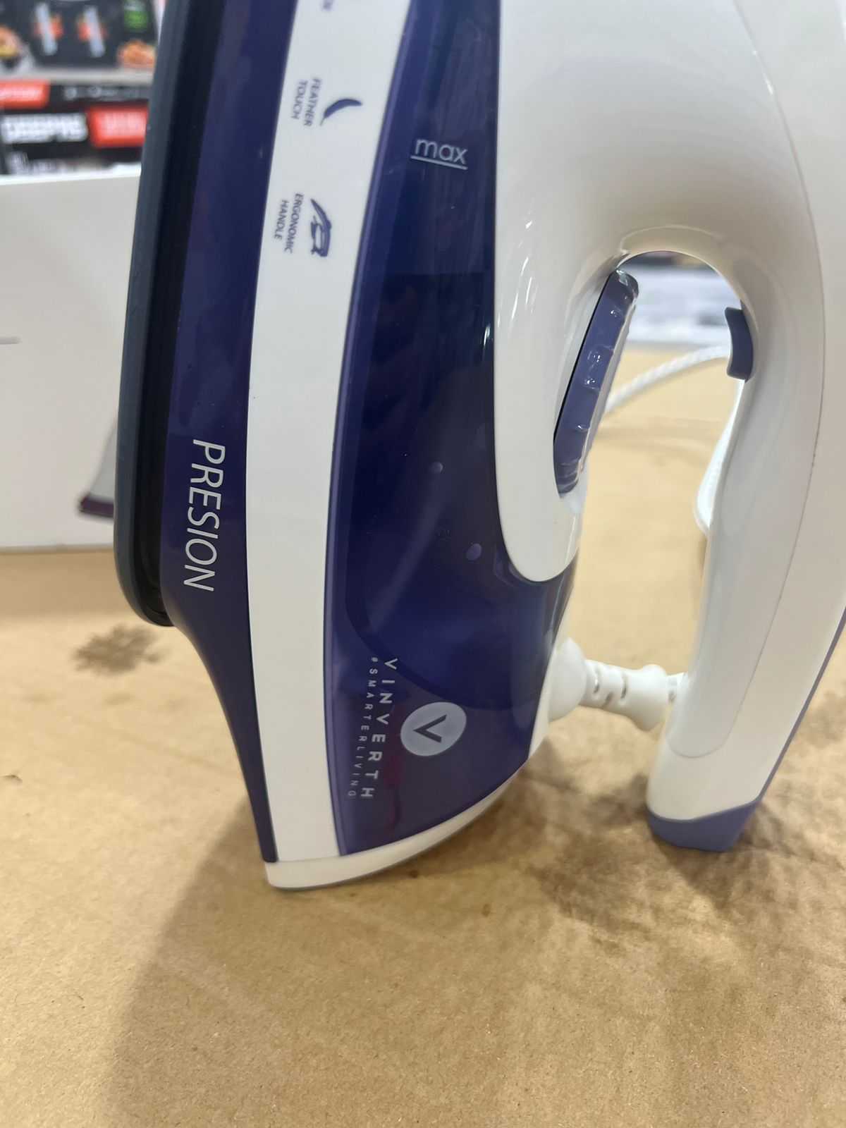 HONG KONG lot vinverth steam and dry iron 2200w