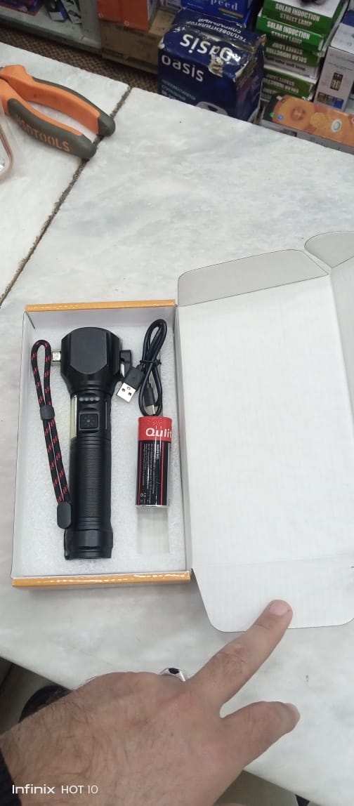 Multi-functional Metal LED Flashlight